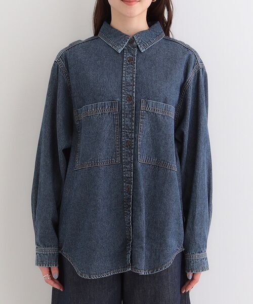 SHOO・LA・RUE（シューラルー）の「【洗濯機可/体型カバー】こなれ感をプラスする BIGポケットやわらかデニムシャツ（シャツ/ブラウス・レディース・ライトグレー/ブルー系その他/ライトブルー・03/02/01/04）」の16枚目の写真