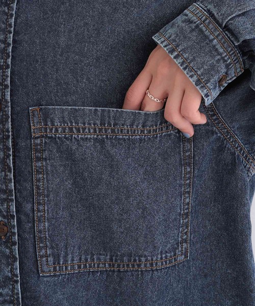 SHOO・LA・RUE（シューラルー）の「【洗濯機可/体型カバー】こなれ感をプラスする BIGポケットやわらかデニムシャツ（シャツ/ブラウス・レディース・ライトグレー/ブルー系その他/ライトブルー・03/02/01/04）」の22枚目の写真