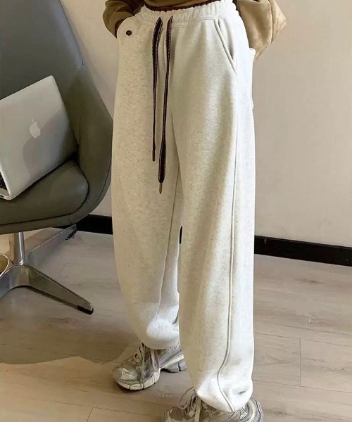 Flugge（フラッジー）の「ワンポイントスウェットパンツ（スウェットパンツ・レディース・アイボリー/グレー・MEDIUM/LARGE）」の5枚目の写真