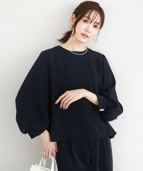 MK MICHEL KLEIN(エムケーミッシェルクラン)の「ボリュームスリーブブラウス/撥水/防シワ/洗える(シャツ/ブラウス・レディース・ネイビー/ライトグレー・38)」の1枚目の写真