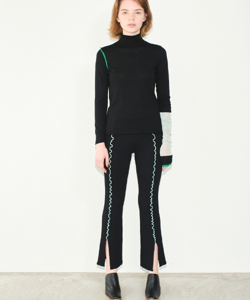 soduk(スドーク)の「【soduk】colored stitch slit knit trousers(その他パンツ・レディース・ブラック/ライトブルー・ONE SIZE)」の3枚目の写真