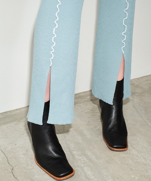 soduk(スドーク)の「【soduk】colored stitch slit knit trousers(その他パンツ・レディース・ブラック/ライトブルー・ONE SIZE)」の8枚目の写真