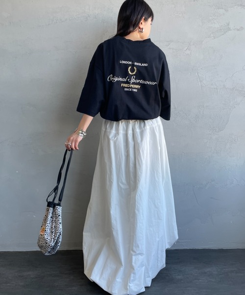 FRED PERRY（フレッドペリー）の「[FRED PERRY/フレッドペリー] 別注 ORIGINAL SPORTSWEAR バック刺繍ロゴTシャツ（Tシャツ/カットソー・レディース・ブラック/ホワイト・L/M/S）」の5枚目の写真