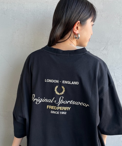 FRED PERRY/フレッドペリー] 別注 ORIGINAL SPORTSWEAR バック刺繍ロゴ