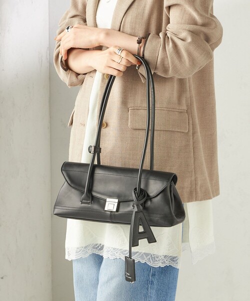 SHIPS(シップス)の「【WEB限定】George Cinq:SHOULDER BAG(S)(ショルダーバッグ・レディース・キャメル/ブラック・ONE SIZE)」の21枚目の写真