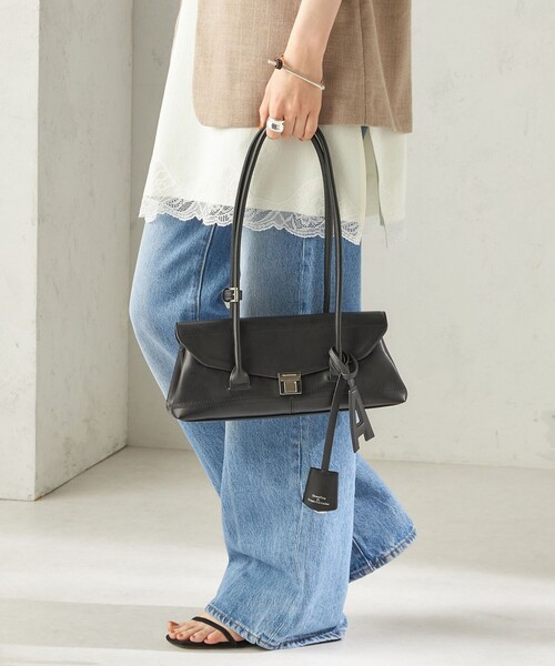 SHIPS(シップス)の「【WEB限定】George Cinq:SHOULDER BAG(S)(ショルダーバッグ・レディース・キャメル/ブラック・ONE SIZE)」の22枚目の写真