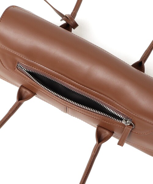 SHIPS(シップス)の「【WEB限定】George Cinq:SHOULDER BAG(S)(ショルダーバッグ・レディース・キャメル/ブラック・ONE SIZE)」の6枚目の写真