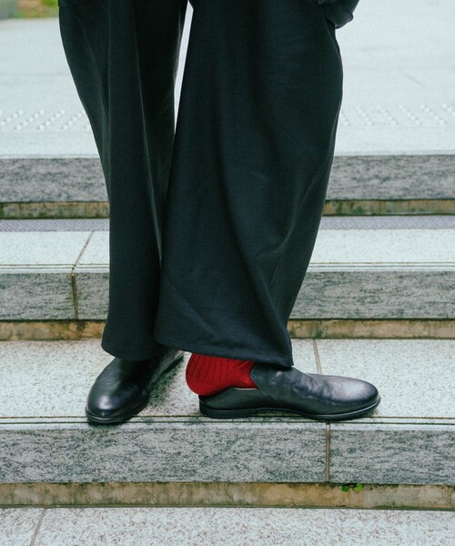 alfredoBANNISTER（アルフレッドバニスター）の「【26S/S 新色追加】ソフトレザー ドレープシューズ / スリッポンシューズ（スリッポン・メンズ・キャメル/ブラック/ネイビー/ワイン・41/40/39/45/44/43/42）」の14枚目の写真