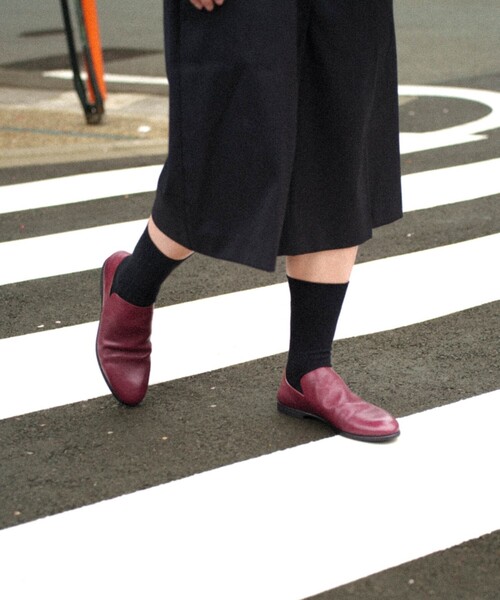 alfredoBANNISTER（アルフレッドバニスター）の「【26S/S 新色追加】ソフトレザー ドレープシューズ / スリッポンシューズ（スリッポン・メンズ・キャメル/ブラック/ネイビー/ワイン・41/40/39/45/44/43/42）」の11枚目の写真