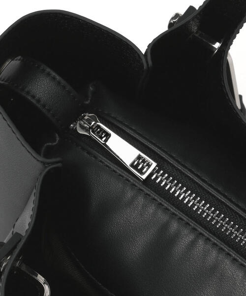 NATURAL BEAUTY BASIC（ナチュラルビューティーベーシック）の「◇メタルハンドルタックショルダーバッグ（ショルダーバッグ・レディース・ダークブラウン/ベージュ/ブラック・ﾌﾘ-）」の10枚目の写真