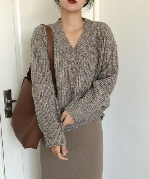SallyLunn(サリーラン)の「ベーシックカジュアル Vネックニット(ニット/セーター・レディース・グレー/ベージュ/ダークグレー・LARGE/MEDIUM)」の2枚目の写真