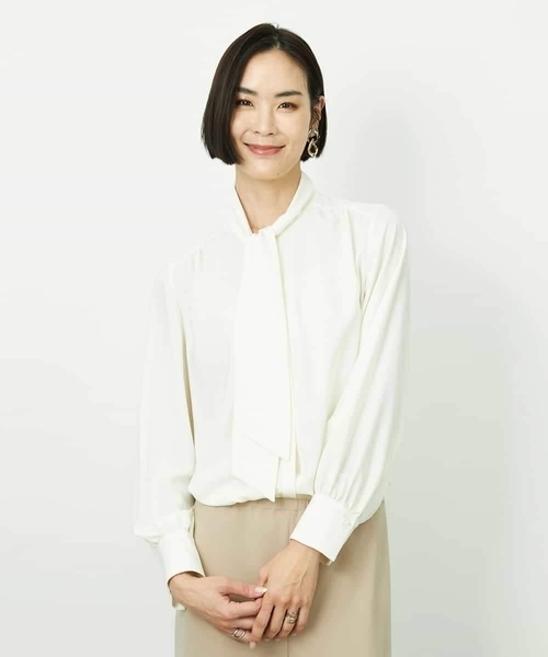 MICHEL KLEIN（ミッシェル・クラン）の「ボウタイブラウス（シャツ/ブラウス・レディース・アイボリー/ブラック・38）」の2枚目の写真