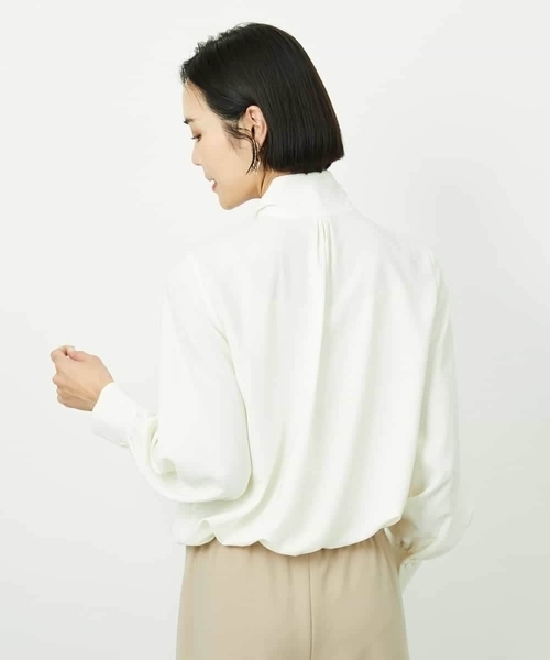 MICHEL KLEIN（ミッシェル・クラン）の「ボウタイブラウス（シャツ/ブラウス・レディース・アイボリー/ブラック・38）」の4枚目の写真