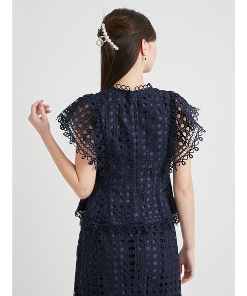 CELFORD（セルフォード）の「【セットアップ対応】ジオメトリックパターンレースブラウス（シャツ/ブラウス・レディース・サックスブルー/オフホワイト/ダークネイビー・36/38）」の7枚目の写真