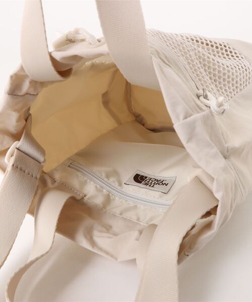 THE NORTH FACE(ザノースフェイス)の「【韓国限定・日本未入荷】THE NORTH FACE LINDEN MESH BUCKET BAG MINI / ノースフェイス リンデンメッシュ バケットバッグ ミニ 2WAY(ショルダーバッグ・メンズ・ブラック/クリーム・FREE)」の11枚目の写真