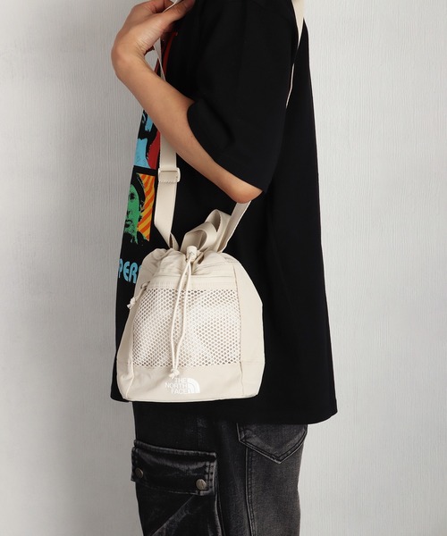 THE NORTH FACE(ザノースフェイス)の「【韓国限定・日本未入荷】THE NORTH FACE LINDEN MESH BUCKET BAG MINI / ノースフェイス リンデンメッシュ バケットバッグ ミニ 2WAY(ショルダーバッグ・メンズ・ブラック/クリーム・FREE)」の15枚目の写真