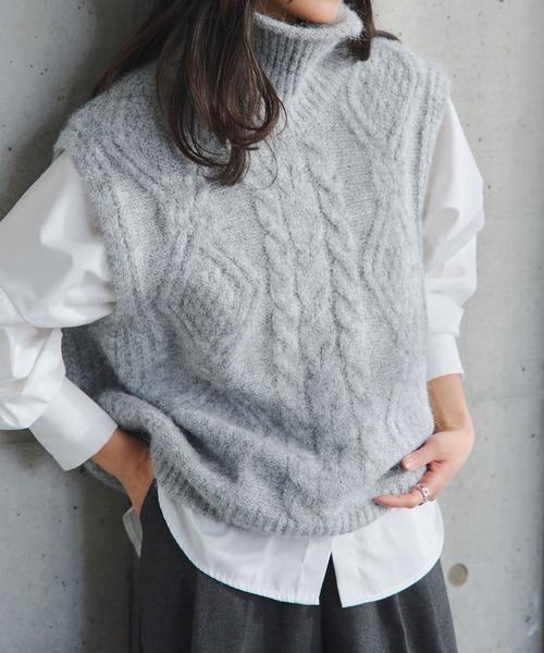 KOBE LETTUCE（コウベレタス）の「ケーブルハイネックニットベスト（ベスト・レディース・グレー/オレンジ/アイボリー・M）」の7枚目の写真