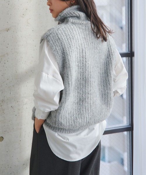 KOBE LETTUCE（コウベレタス）の「ケーブルハイネックニットベスト（ベスト・レディース・グレー/オレンジ/アイボリー・M）」の8枚目の写真