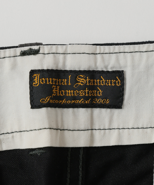 JOURNAL STANDARD J.S HOMESTEAD（ジャーナルスタンダードホームステッド）の「J.S.Homestead / スプラッシュ ペイント ビッグ チノ パンツ（チノパンツ・メンズ・ブラック/ベージュ・LARGE/MEDIUM）」の5枚目の写真