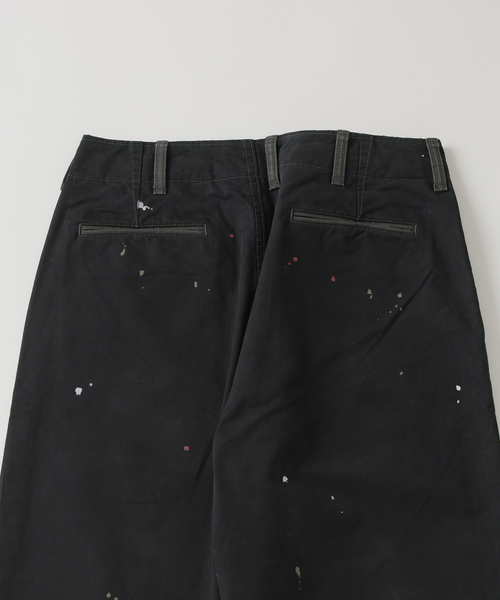 JOURNAL STANDARD J.S HOMESTEAD（ジャーナルスタンダードホームステッド）の「J.S.Homestead / スプラッシュ ペイント ビッグ チノ パンツ（チノパンツ・メンズ・ブラック/ベージュ・LARGE/MEDIUM）」の7枚目の写真