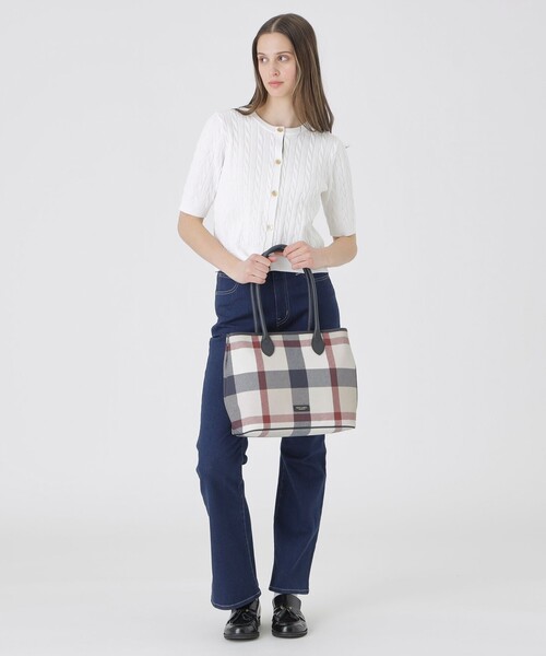 BLUE LABEL CRESTBRIDGE(ブルーレーベルクレストブリッジ)の「クレストブリッジチェックPVCトート(トートバッグ・レディース・レッド/ベージュ系その他・FREE)」の11枚目の写真