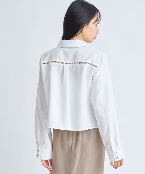 NOELA(ノエラ)の「ビッグポケットクロップドシャツ(シャツ/ブラウス・レディース・ベージュ/オフホワイト/ダークインディゴブルー・フリー)」の6枚目の写真