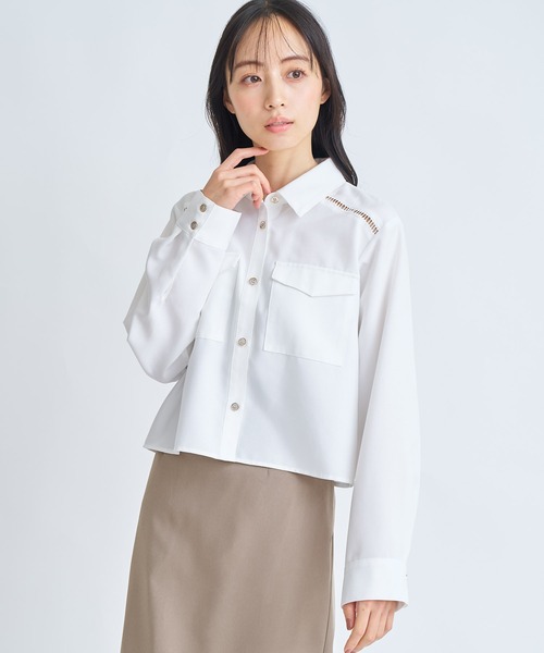 NOELA(ノエラ)の「ビッグポケットクロップドシャツ(シャツ/ブラウス・レディース・ベージュ/オフホワイト/ダークインディゴブルー・フリー)」の7枚目の写真