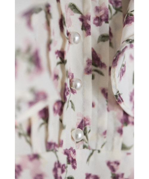 tocco closet（トッコ　クローゼット）の「【ZOZO限定】ネックリボン付きラッフルフリル小花柄ワンピース（ワンピース・レディース・ブラック/オフホワイト・M）」の20枚目の写真