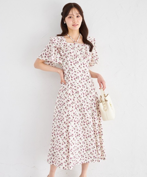 tocco closet（トッコ　クローゼット）の「【ZOZO限定】ネックリボン付きラッフルフリル小花柄ワンピース（ワンピース・レディース・ブラック/オフホワイト・M）」の7枚目の写真