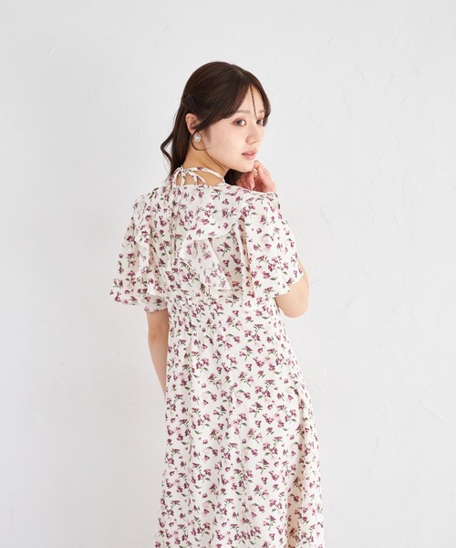 tocco closet（トッコ　クローゼット）の「【ZOZO限定】ネックリボン付きラッフルフリル小花柄ワンピース（ワンピース・レディース・ブラック/オフホワイト・M）」の10枚目の写真