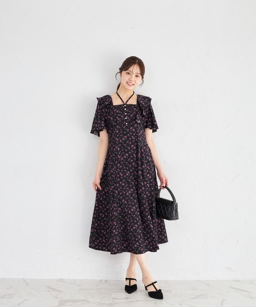 tocco closet（トッコ　クローゼット）の「【ZOZO限定】ネックリボン付きラッフルフリル小花柄ワンピース（ワンピース・レディース・ブラック/オフホワイト・M）」の11枚目の写真