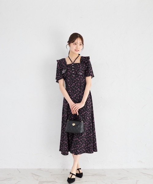 tocco closet（トッコ　クローゼット）の「【ZOZO限定】ネックリボン付きラッフルフリル小花柄ワンピース（ワンピース・レディース・ブラック/オフホワイト・M）」の12枚目の写真