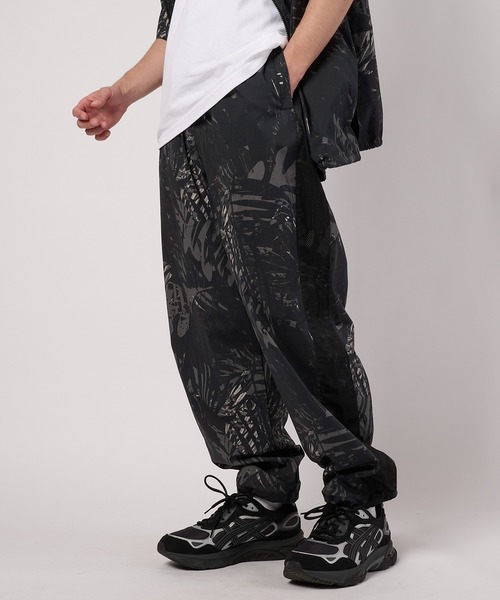 FIRST DOWN(ファーストダウン)の「リーフ トラックパンツ(その他パンツ・メンズ・ブラック系その他/グレー系その他・M/XL/L)」の1枚目の写真