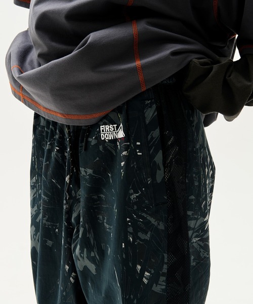 FIRST DOWN(ファーストダウン)の「リーフ トラックパンツ(その他パンツ・メンズ・ブラック系その他/グレー系その他・M/XL/L)」の3枚目の写真