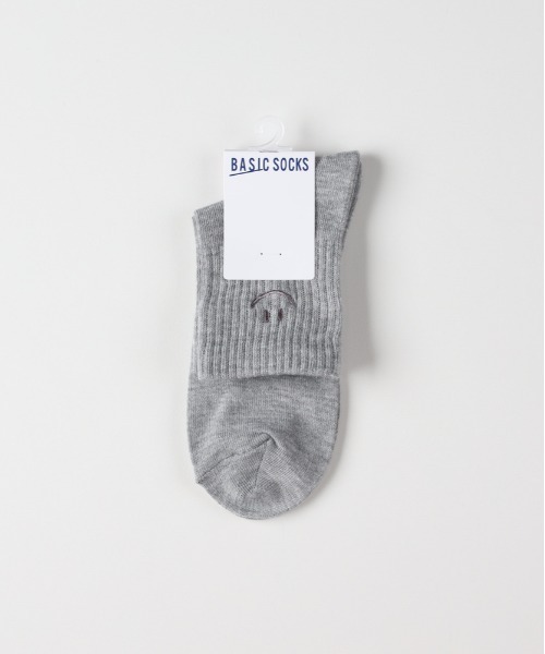 Right-on(ライトオン)の「【BASIC SOCKS】Qスマイル刺繍ソックス (遊び心 / 心地よいフィット / 大人カジュアル / ロングシーズン)(ソックス/靴下・レディース・グリーン/イエロー/オフホワイト/グレー/ブラック・フリー)」の4枚目の写真
