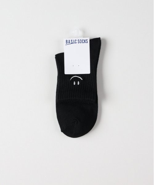 Right-on(ライトオン)の「【BASIC SOCKS】Qスマイル刺繍ソックス (遊び心 / 心地よいフィット / 大人カジュアル / ロングシーズン)(ソックス/靴下・レディース・グリーン/イエロー/オフホワイト/グレー/ブラック・フリー)」の3枚目の写真