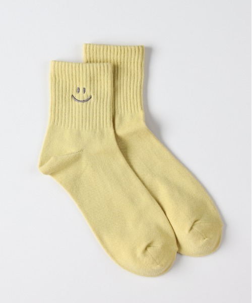Right-on(ライトオン)の「【BASIC SOCKS】Qスマイル刺繍ソックス (遊び心 / 心地よいフィット / 大人カジュアル / ロングシーズン)(ソックス/靴下・レディース・グリーン/イエロー/オフホワイト/グレー/ブラック・フリー)」の13枚目の写真