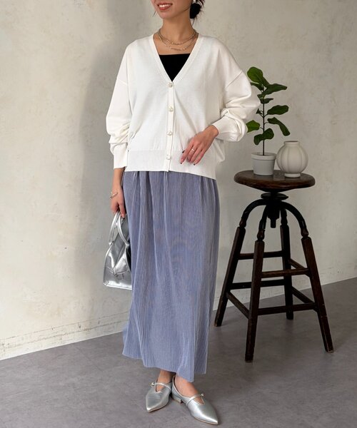 Chez toi（シェトワ）の「ニュアンスボタン長袖ニットカーディガン（カーディガン/ボレロ・レディース・ブラック/ホワイト/ブルー/イエロー・FREE）」の20枚目の写真