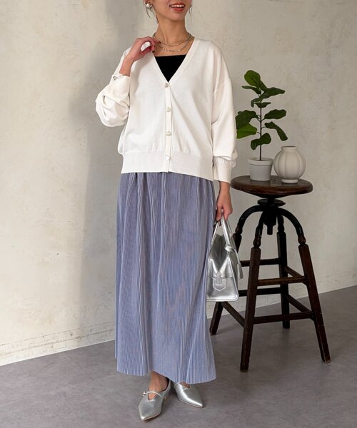 Chez toi（シェトワ）の「ニュアンスボタン長袖ニットカーディガン（カーディガン/ボレロ・レディース・ブラック/ホワイト/ブルー/イエロー・FREE）」の21枚目の写真