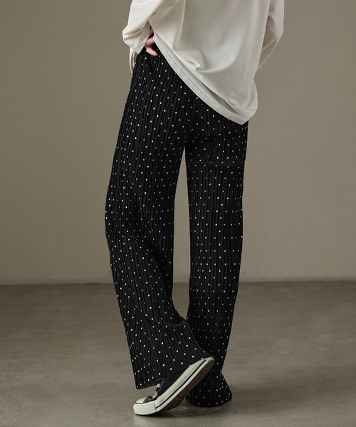 Fashion Letter(ファッションレター)の「ドットプリント プリーツイージーワイドパンツ(その他パンツ・レディース・ブラック/ホワイト/チャコール/ブラウン・L/M)」の11枚目の写真