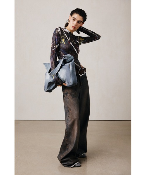 Desigual（デシグアル）の「【Desigual Studio】デニムインスパイア 羊革オーバーサイズショルダーバッグ（ショルダーバッグ・レディース・ブルー・FREE）」の2枚目の写真
