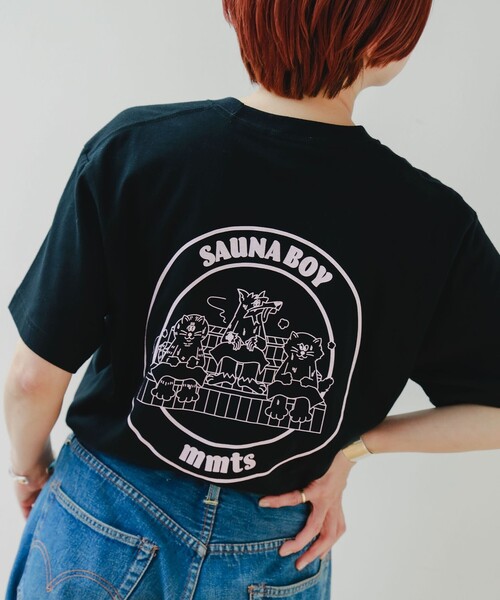 mmts(マミタス)の「【別注】weekly SAUNABOY / サウナTシャツ 旅行 レイヤード 洗濯可能 主役トップス ライブ サ旅 サ活 猫 サウナボーイ(Tシャツ/カットソー・レディース・ブラック/ホワイト・XL/S/M/L)」の1枚目の写真