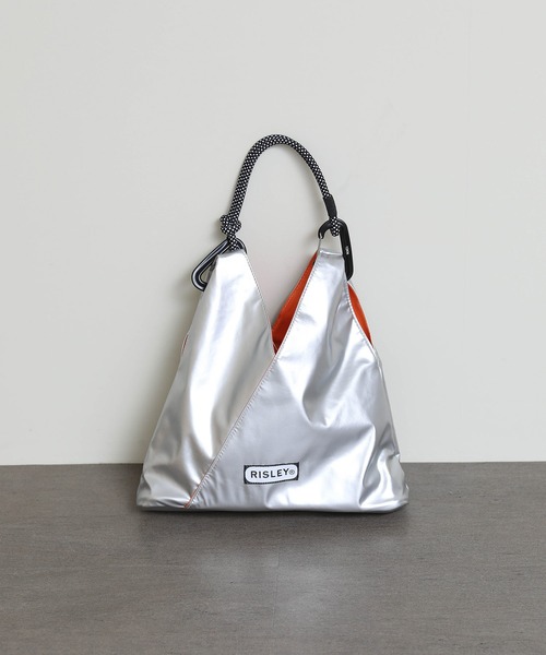 Gready Brilliant（グレディブリリアン）の「トライアングルミニバッグ（ショルダーバッグ・レディース・シルバー/ブラック/カーキ・FREE）」の13枚目の写真