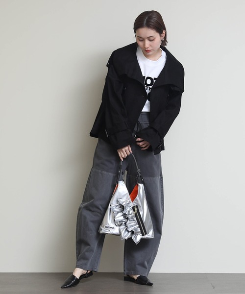 Gready Brilliant（グレディブリリアン）の「トライアングルミニバッグ（ショルダーバッグ・レディース・シルバー/ブラック/カーキ・FREE）」の6枚目の写真