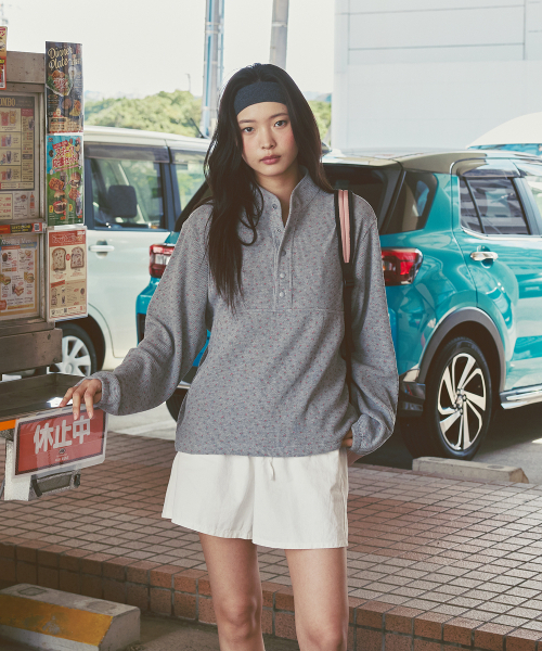 AFTERHOURS(アフターアワーズ)の「FLORAL WAFFLE TOP (MELANGE GREY)(ナイロンジャケット・レディース・グレー・FREE)」の2枚目の写真