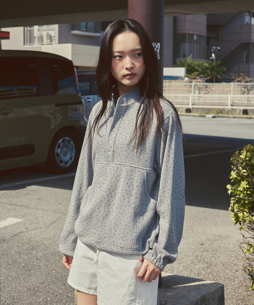 AFTERHOURS(アフターアワーズ)の「FLORAL WAFFLE TOP (MELANGE GREY)(ナイロンジャケット・レディース・グレー・FREE)」の3枚目の写真