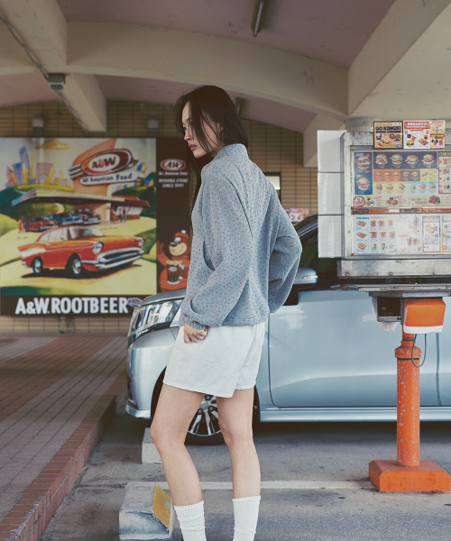 AFTERHOURS(アフターアワーズ)の「FLORAL WAFFLE TOP (MELANGE GREY)(ナイロンジャケット・レディース・グレー・FREE)」の4枚目の写真