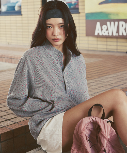AFTERHOURS(アフターアワーズ)の「FLORAL WAFFLE TOP (MELANGE GREY)(ナイロンジャケット・レディース・グレー・FREE)」の5枚目の写真