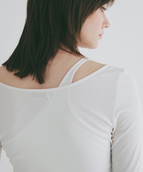 CLANE(クラネ)の「CUP IN ONE SHOULDER SET TOPS(Tシャツ/カットソー・レディース・ブラック/ホワイト・2/1)」の7枚目の写真