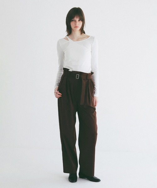 CLANE(クラネ)の「CUP IN ONE SHOULDER SET TOPS(Tシャツ/カットソー・レディース・ブラック/ホワイト・2/1)」の3枚目の写真
